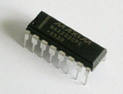 MAX232ACPE+          Circuito integrado 200kbps, 5V, transceptor, full duplex