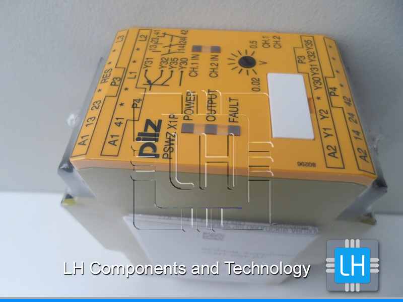 777949 PSWZ X1P      SAFETY RELAY 0,5V /24-240VACDC